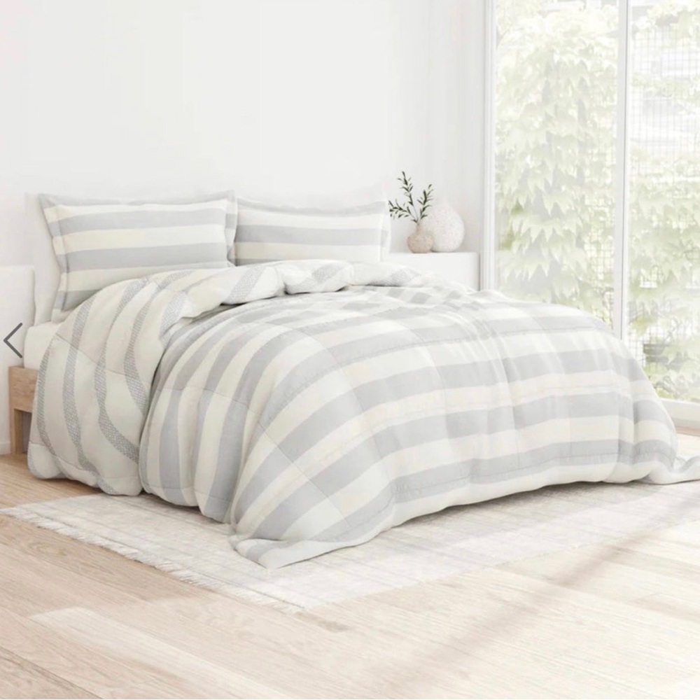 Linen’s & Hutch